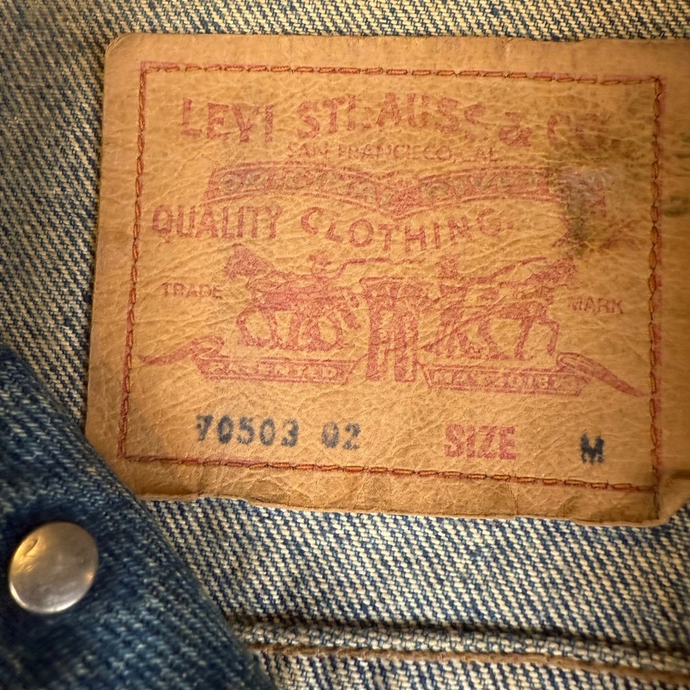 Vintage 80s Levi's Denim Jacket Hard Rock Cafe London Pins Distressed  M - Picture 3 of 10